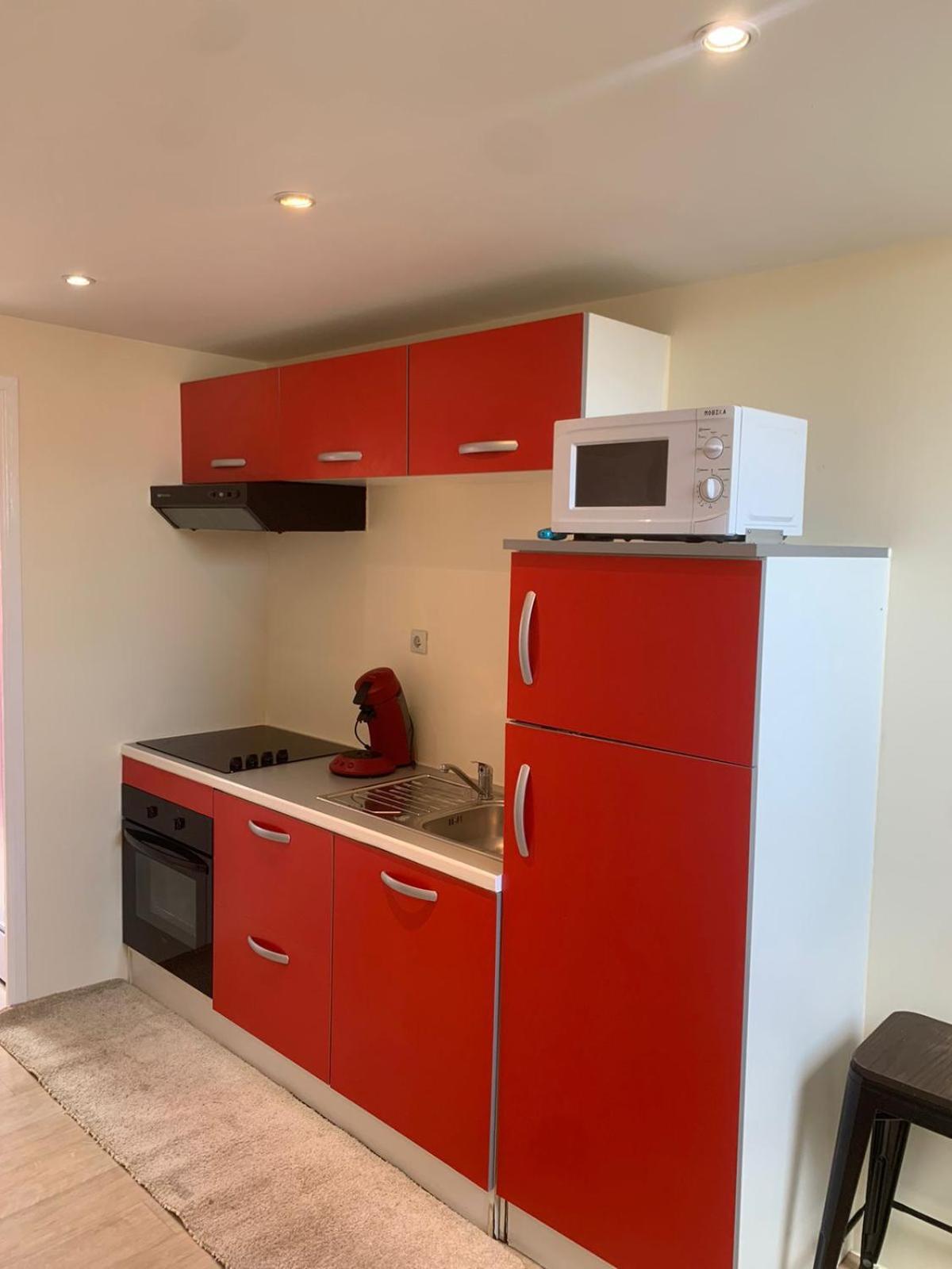 Studio Meuble Dans Une Maison Limay Exteriör bild